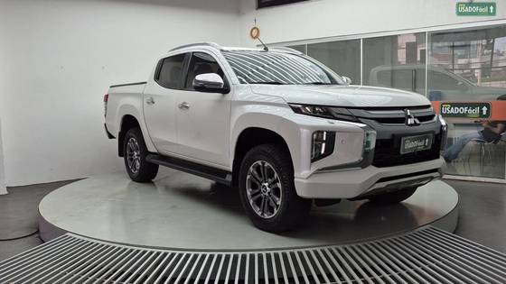 MITSUBISHI L200 TRITON 2.4 16V TURBO DIESEL SPORT HPE-S CD 4P 4X4 AUTOMÁTICO